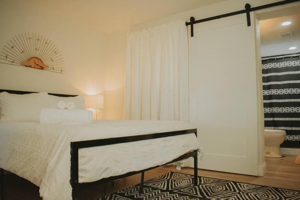 Casa Charleston-3Br-2Bath-Hot Tub-Pet Friendly-No Pet Fees! Villa Albuquerque Dış mekan fotoğraf